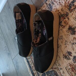 Skechers Bobs memory foam platform espadrilles slip-ons